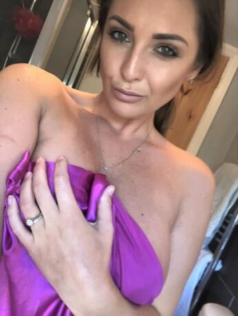 female-escorts-in-eau-claire-wi-608-490-2098-big-3