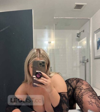 now-in-east-ott-your-dream-girl-is-here-for-limited-time-female-escorts-in-ottawa-canada-big-1