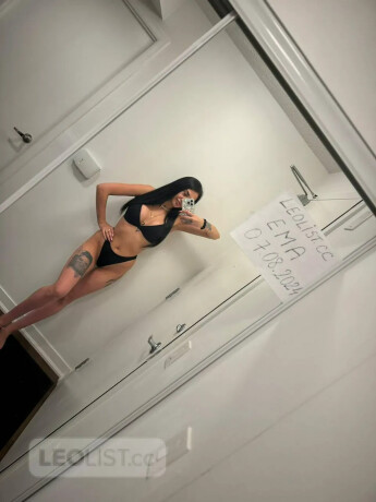 new-in-town-female-escorts-in-toronto-canada-big-4
