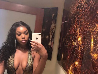 s-m-o-k-e-show-o-n-e-of-a-kind-outcalls-female-escorts-in-hamilton-canada