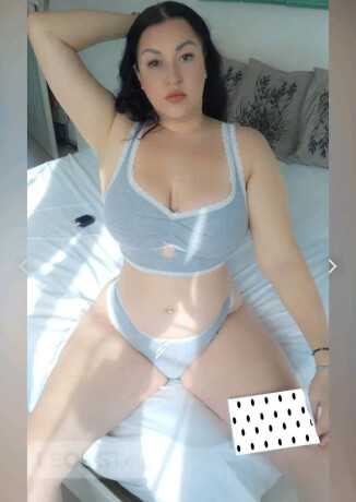 zh-e-is-female-escorts-in-ottawa-canada-big-0