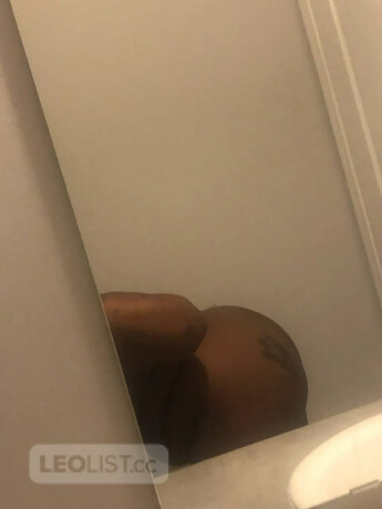 real-men-love-carcalls-female-escorts-in-toronto-canada-big-1