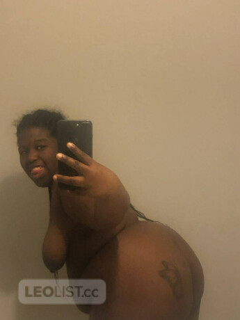real-men-love-carcalls-female-escorts-in-toronto-canada-big-0