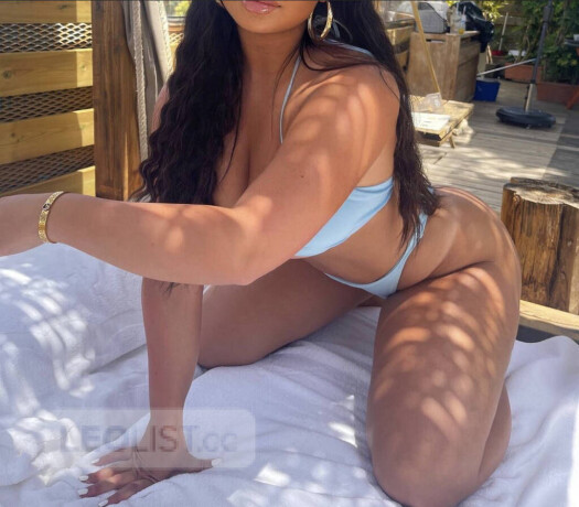 in-pembroke-sunday-only-new-alicia-34dd-pretty-face-female-escorts-in-pembroke-canada-big-1