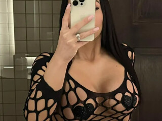 cynthia-female-escorts-in-niagara-falls-canada