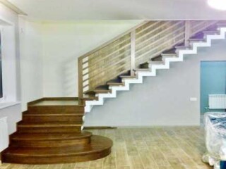 lestnicy-iz-massiva-v-barnaule-predlozenie-uslugi-v-obieiavlenii-u4120053-689910-na-baraxlanet