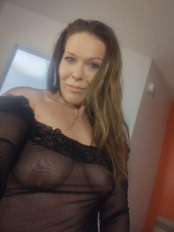 female-escorts-in-chicago-il-779-329-4004-big-2
