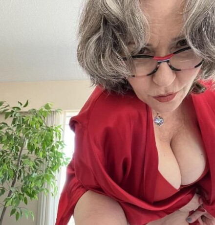 female-escorts-in-evansville-in-765-844-8060-big-3