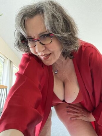 female-escorts-in-evansville-in-765-844-8060-big-2
