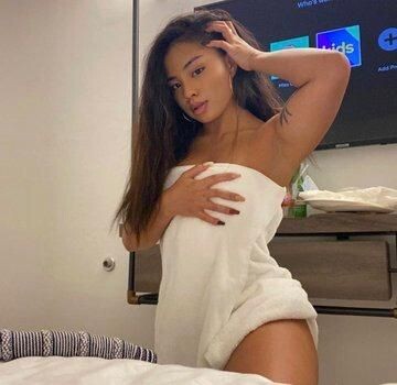 female-escorts-in-madison-wi-305-985-1775-big-3