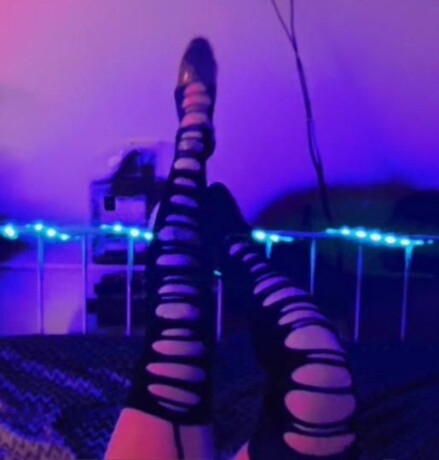 b-female-escorts-in-calgary-canada-1-825-365-3916-big-2