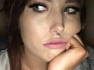 female-escorts-in-evansville-in-317-893-7597