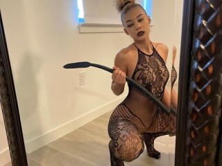 female-escorts-in-newport-news-va