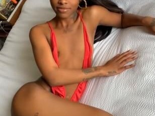 little-female-escorts-in-los-angeles-ca-323-979-7323