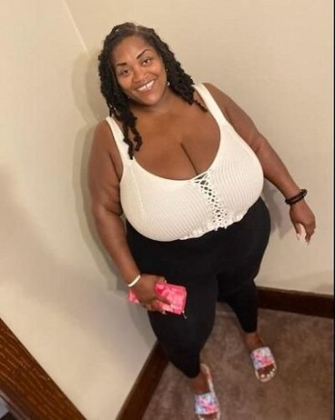 female-escorts-in-iowa-city-ia-319-553-5456-big-1