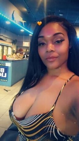 female-escorts-in-long-island-city-ny-917-936-2598-big-2
