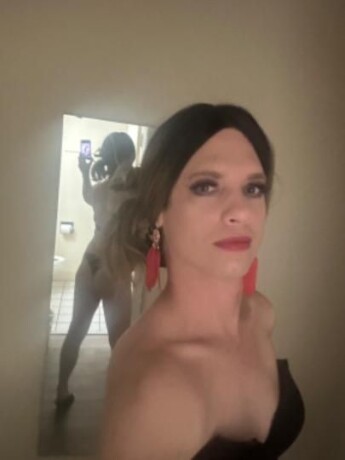 yuni-shemale-escort-in-fort-myers-fl-813-408-2329-big-0