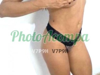 leona-martins-morena-siliconada-carinhosa-safadinha-e-extrovertida-photoacompanhantes