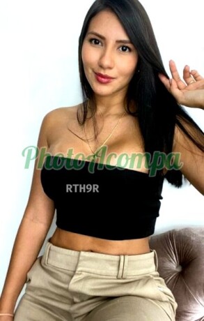 lily-sou-siliconada-e-tenho-curvas-de-parar-o-tracnsito-photoacompanhantes-big-2